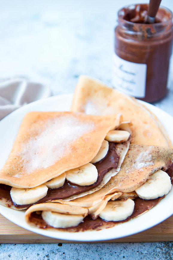 Crêpes françaises à tartiner chocolat-noisettes et banane