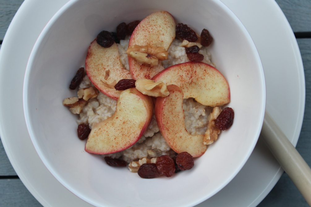 Gruau aux pommes et raisins secs