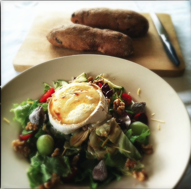 Salade de chèvre au miel - French Food Stories